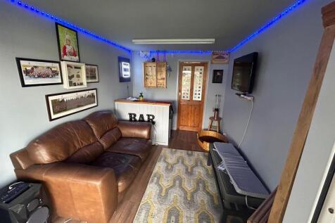 garden room / bar