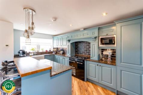 fitted kitchen