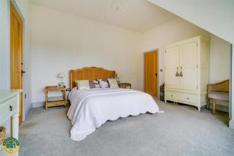 Bedroom - .jpg
