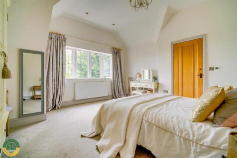 Bedroom  .jpg