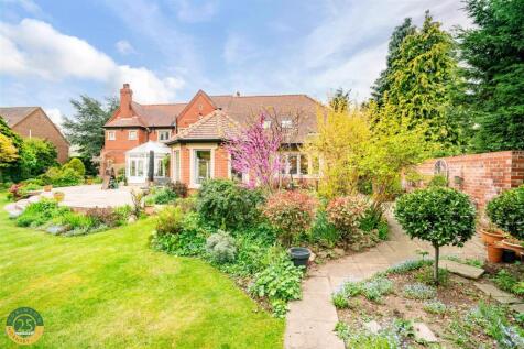 Rear Garden 5.jpg