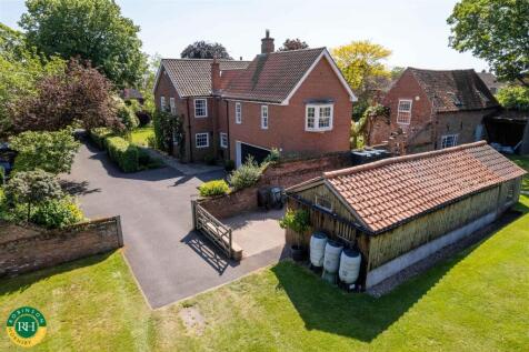 outbuilding / parking