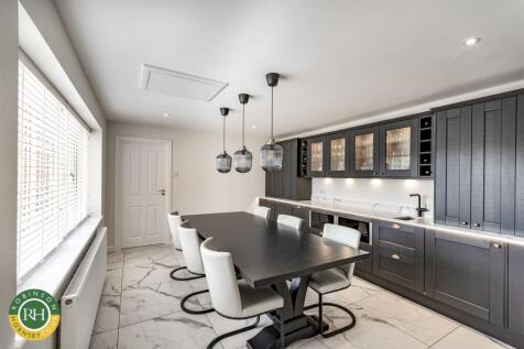 entertaining room