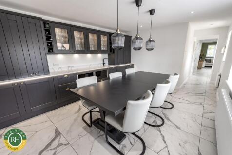 entertaining room