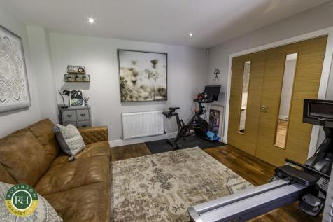 SNUG/DINING ROOM