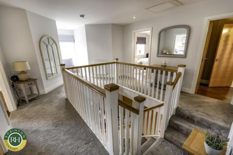 GALLERIED LANDING