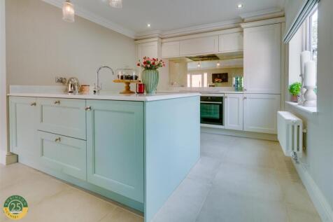 Kitchen  1.jpg