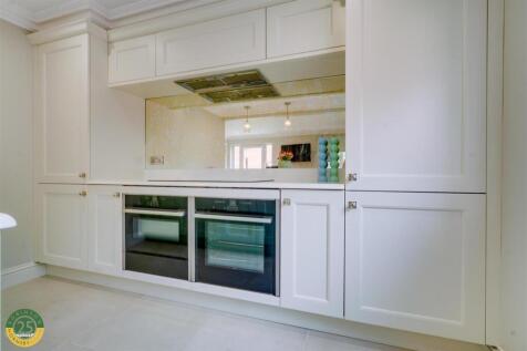 Kitchen  3.jpg