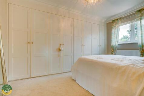 Bedroom 1- 3.jpg