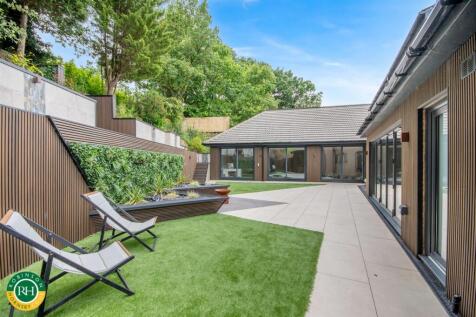 patio / gardens
