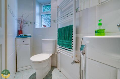 Garden Room Shower Room 2.jpg