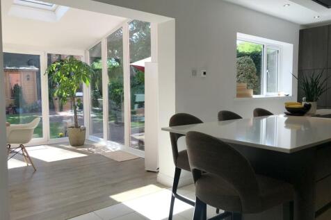 Kitch - Sun Room 1.JPG