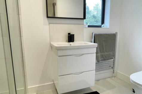 En Suite 2.JPG