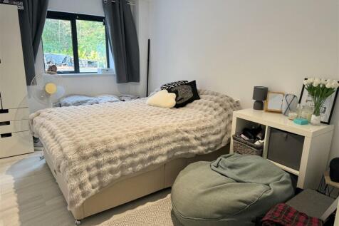 Annex Bedroom 1.JPG