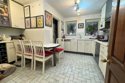 Kitchen 1a.JPG