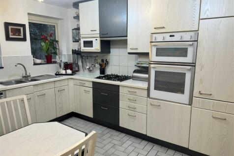Kitchen 1b.JPG