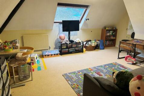 Bedroom 2 - Play Room.JPG