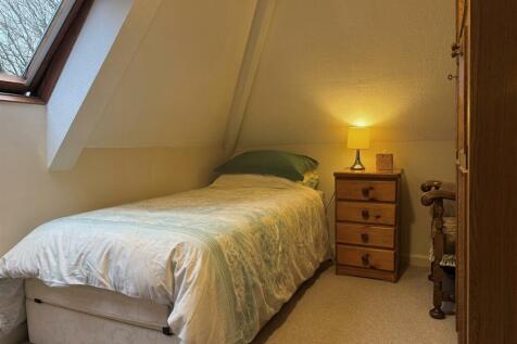 Bedroom 4.JPG