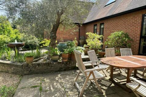 Patio 4.JPG