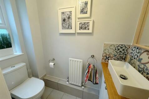 Cloakroom 1.JPG