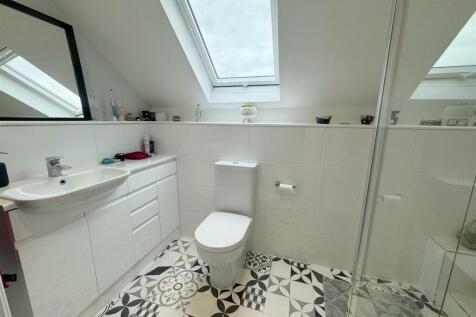 En Suite 2.JPG