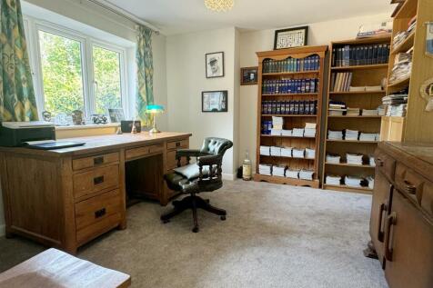 Office 1.JPG