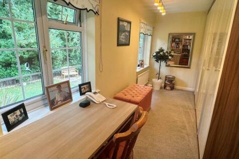 Home Office 1.JPG