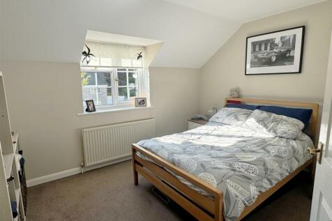 Bed 3.JPG