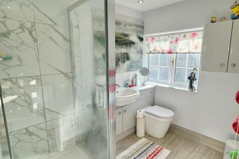 En Suite 1.JPG