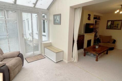 Fam Room - Conservatory 2.JPG