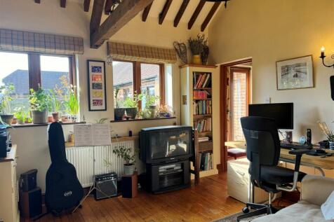 Home Office-Fam. Rm 1.JPG