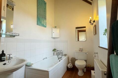 Ensuite.JPG