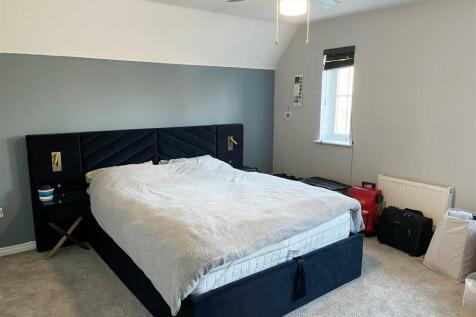 Bed 1.JPG