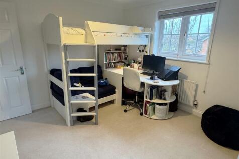 Bed 4.JPG