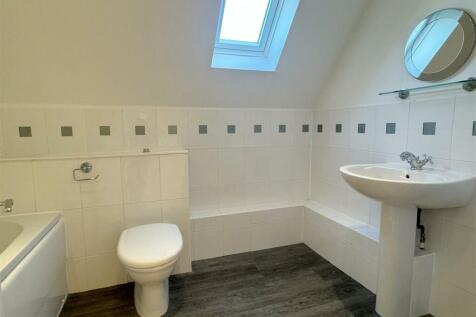 Bathroom 1.jpg