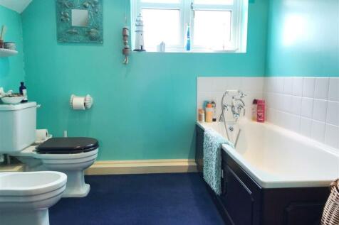 Bathroom.JPG