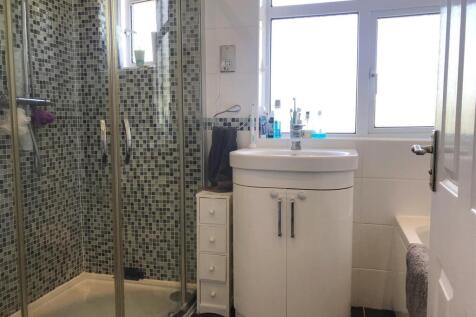Bathroom 1.JPG