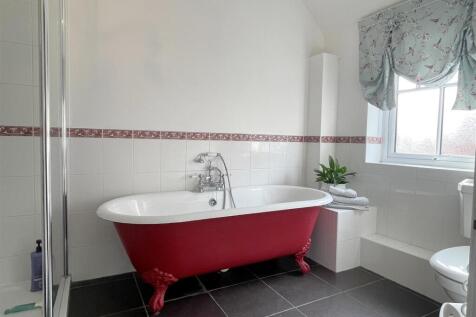 En Suite 1.JPG