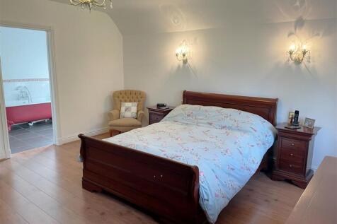 Bed 1a.JPG