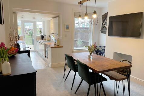 Dining - Kitch 1.JPG