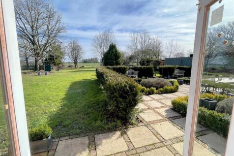 Garden Room - Grd 2.JPG