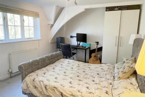 Bed 4.JPG