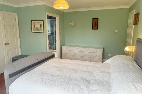 Bed 1a.JPG