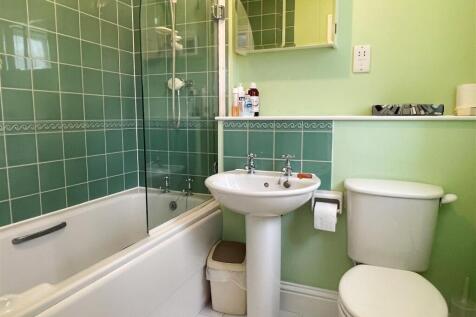En Suite 2.JPG