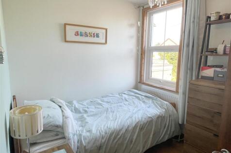 Bed 2.JPG