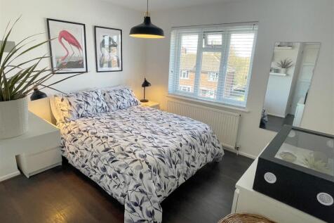 Bed 1.JPG