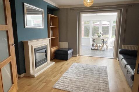 Sitt - Fam Room 1.JPG