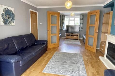 Sitt - Fam Room 2.JPG