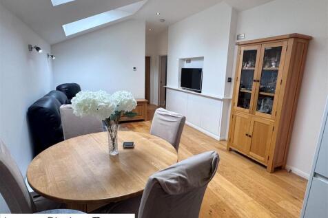 Annexe Living Area 2.1.JPG