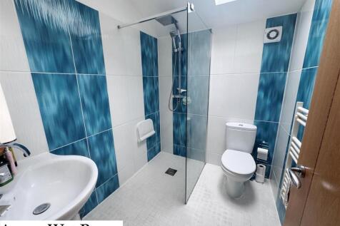 Annexe Wetroom  1.1.JPG